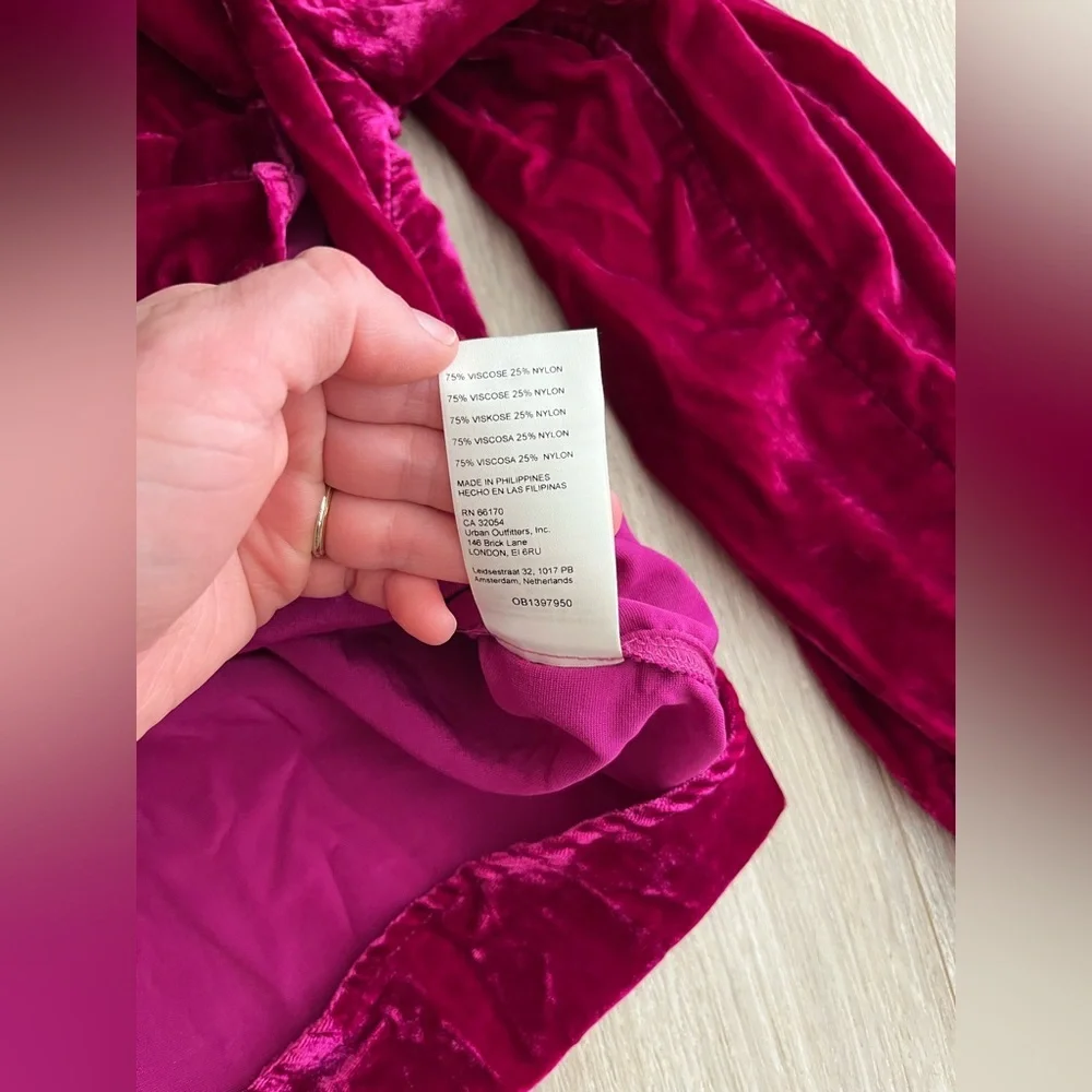 Anthropologie The Hadley Relaxed Buttondown Shirt by Pilcro Magenta Velvet - MP - Picture 7 of 8